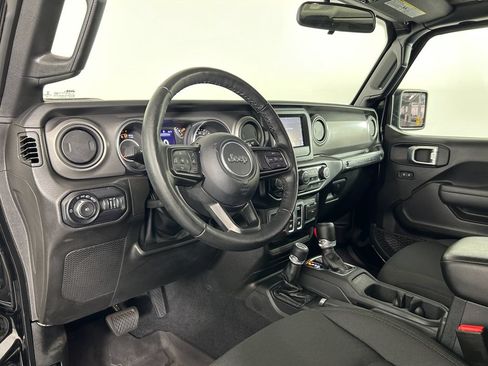 Used 2022 Jeep Wrangler Sport AWD/4WD image 4