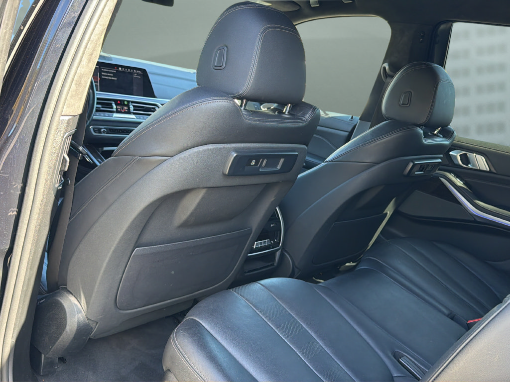 Used 2020 BMW X7 xDrive40i w/ M Sport Package AWD/4WD image 17