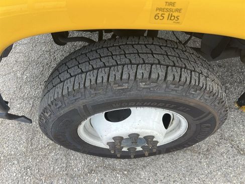 Used 2022 Ford E-350 and Econoline 350 Super Duty image 24