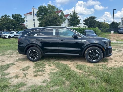 New 2025 Kia Sorento S w/ Panoramic Sunroof Package image 2