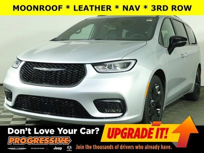 New 2026 Chrysler Pacifica Limited w/ S Appearance Package