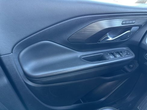 Used 2024 GMC Terrain SLT image 20