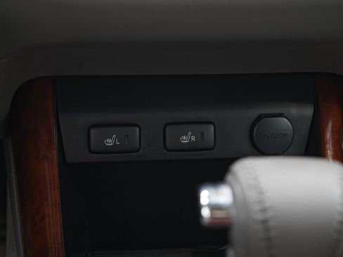 Used 2004 Toyota Camry XLE FWD image 17