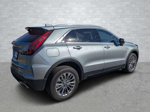 Used 2025 Cadillac XT4 Premium Luxury image 5