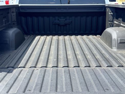 Used 2025 Chevrolet Silverado 1500 LT image 13