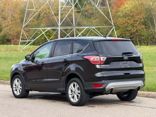 Used 2017 Ford Escape SE w/ SE Cold Weather Package AWD/4WD image 8