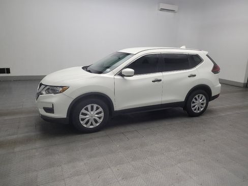 Used 2020 Nissan Rogue S FWD image 2