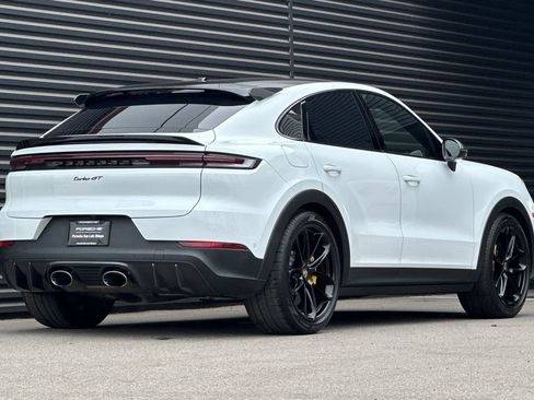 Used 2024 Porsche Cayenne Turbo GT image 8