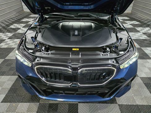 Used 2026 BMW i5 eDrive40 w/ M Sport Package image 40