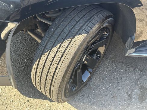 Used 2018 Cadillac Escalade 4WD image 40