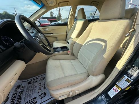 Used 2017 Toyota Camry LE FWD image 12