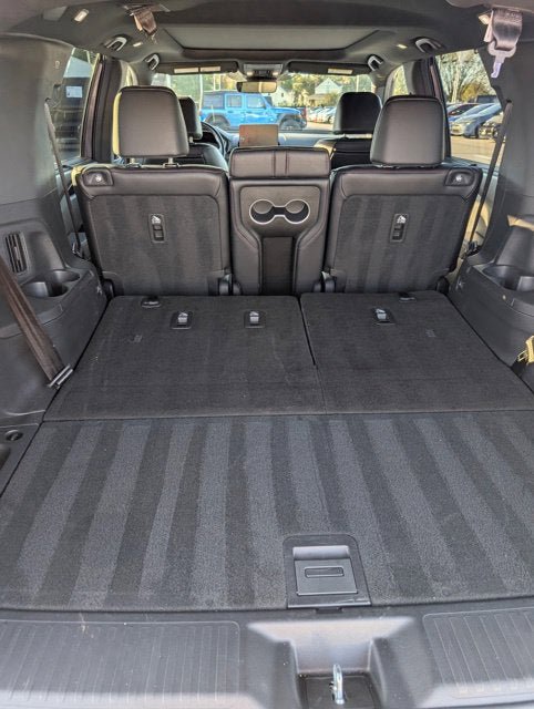 Used 2025 Honda Pilot Black Edition image 15