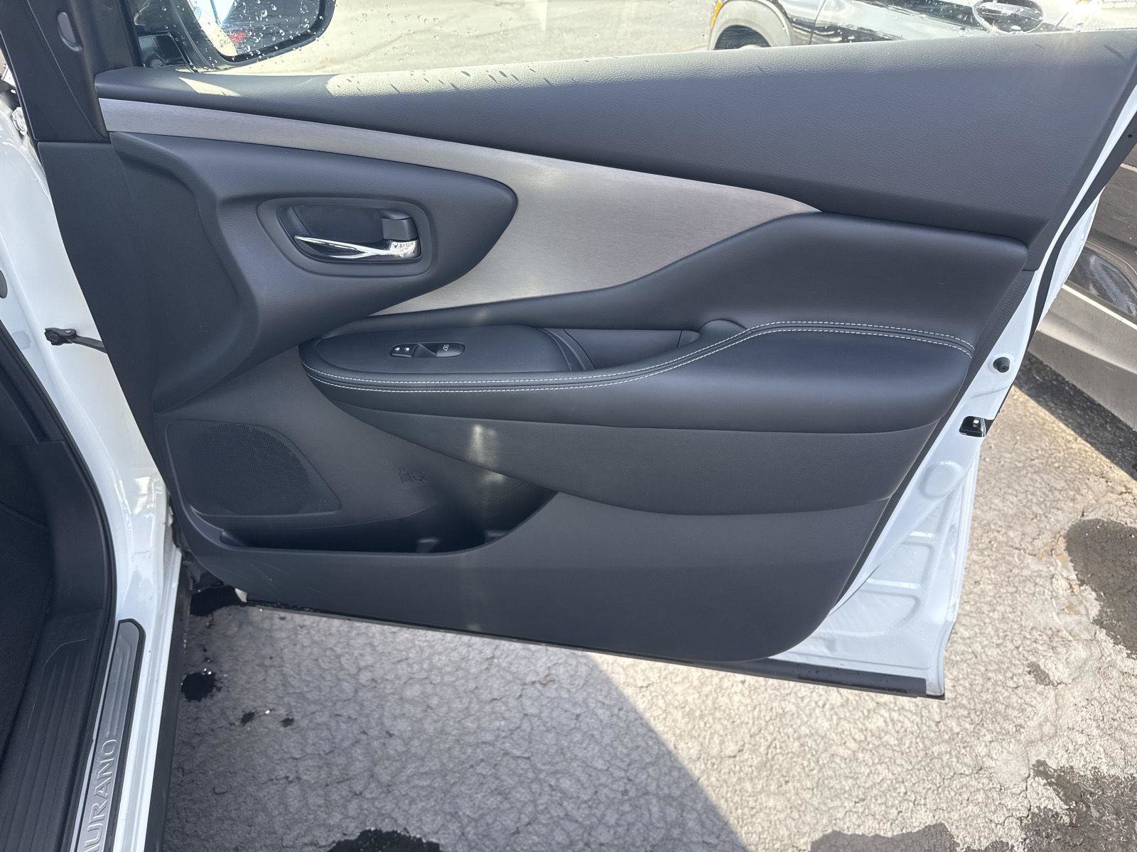 Used 2024 Nissan Murano SV FWD image 14