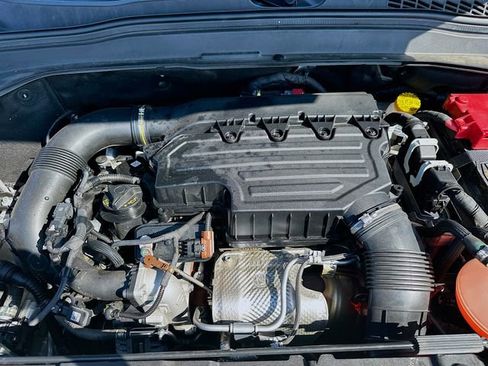 Used 2022 Jeep Renegade Latitude image 28