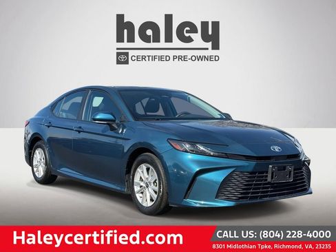 Certified 2025 Toyota Camry LE image 1