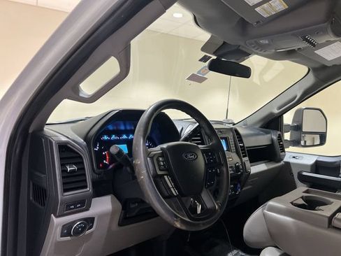 Used 2022 Ford F550 4x4 Crew Cab Super Duty w/ Power Equipment Group image 9