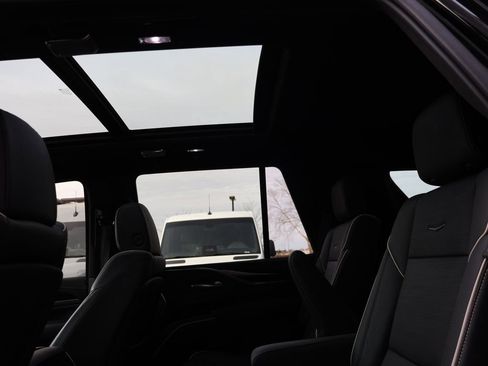 Used 2021 Cadillac Escalade Sport w/ Driver Assist Tech Package image 14