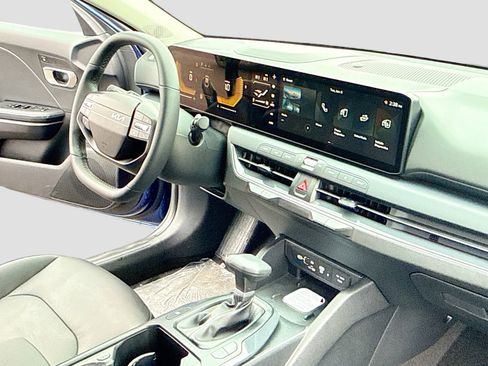 New 2026 Kia K4 EX image 5