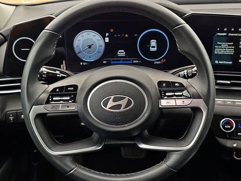 Used 2025 Hyundai Elantra SEL FWD image 11