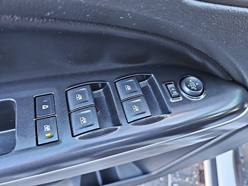 Used 2015 Chevrolet Colorado LT w/ LT Convenience Package image 27