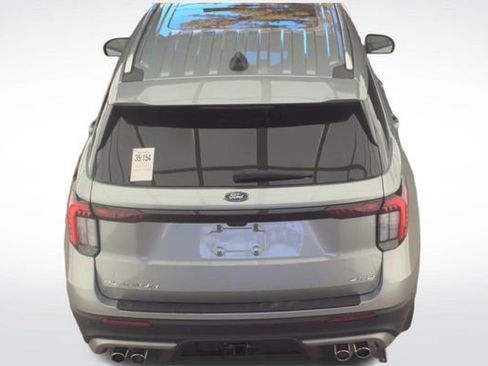 Used 2025 Ford Explorer Platinum w/ Ultimate Package image 5