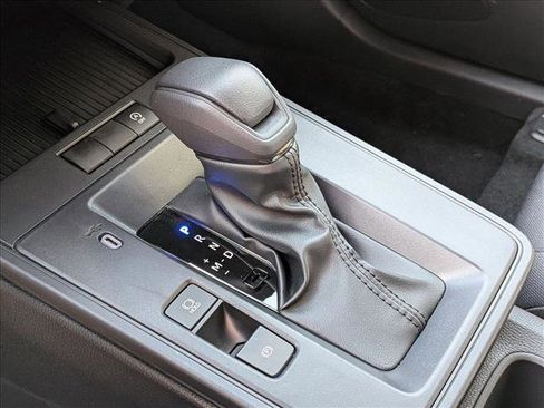 Used 2026 Toyota Corolla Cross LE image 12