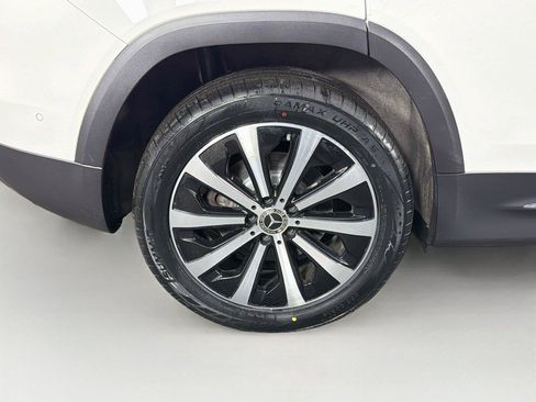 Used 2023 Mercedes-Benz GLB 250 4MATIC image 33