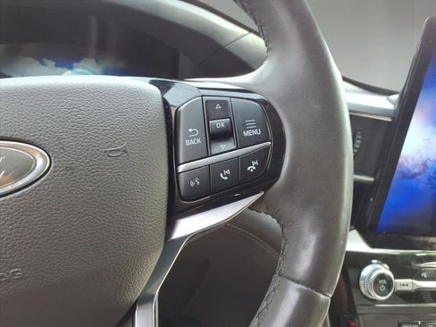 Used 2022 Ford Explorer Platinum w/ Equipment Group 601A image 5