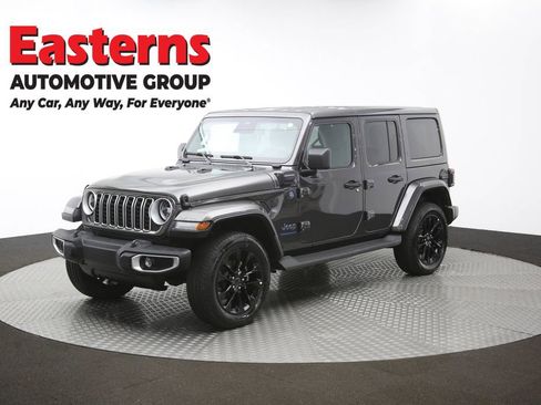 Used 2025 Jeep Wrangler Unlimited Sahara AWD/4WD image 55