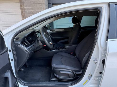 Used 2018 Hyundai Sonata SE w/ Cargo Package FWD image 12
