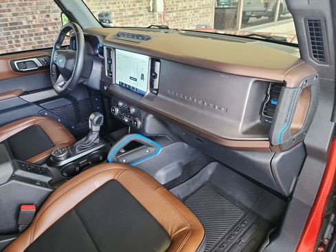 Used 2023 Ford Bronco Outer Banks w/ Sasquatch Package AWD/4WD image 12