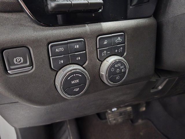 Used 2025 Chevrolet Silverado 3500 High Country w/ Technology Package AWD/4WD image 19