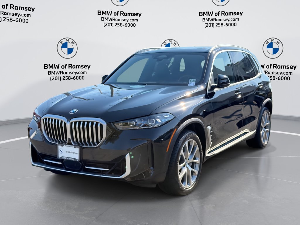 Used 2024 BMW X5 xDrive40i w/ Premium Package AWD/4WD image 1