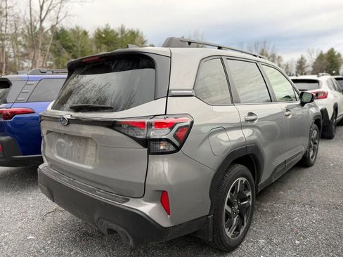 Used 2025 Subaru Forester Limited AWD/4WD image 5