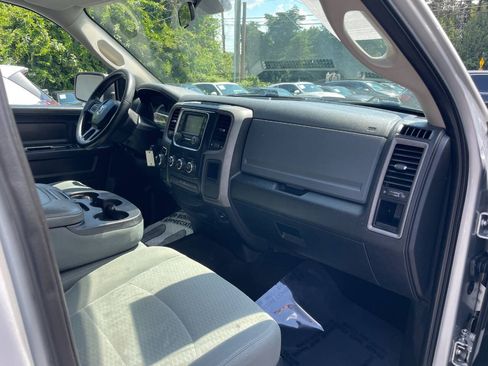 Used 2017 RAM 1500 Express w/ Express Value Package RWD image 12