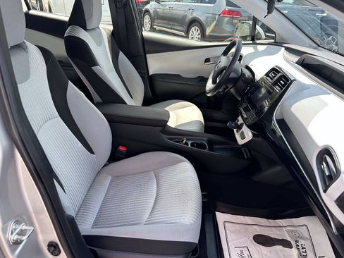 Used 2018 Toyota Prius One FWD image 12