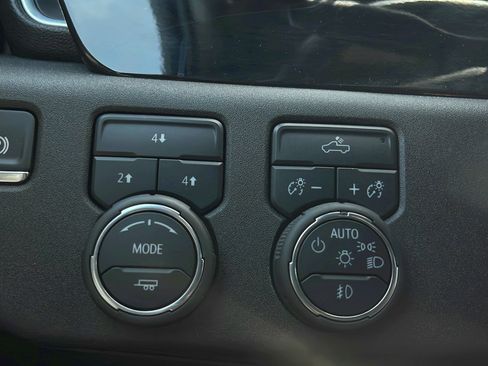 Used 2025 Chevrolet Silverado 2500 LT w/ Convenience Package AWD/4WD image 20