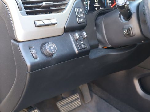 Used 2018 GMC Yukon XL Denali w/ Denali Ultimate Package RWD image 18