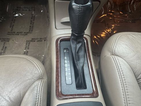 Used 2002 Buick Regal LS w/ LS Premium Pkg image 24