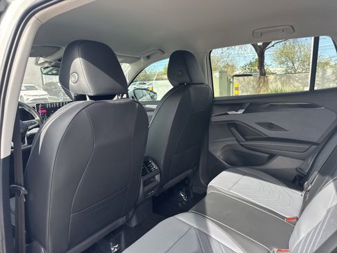 New 2026 Volkswagen Tiguan SE image 17