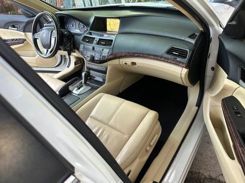 Used 2011 Honda Crosstour EX-L image 12