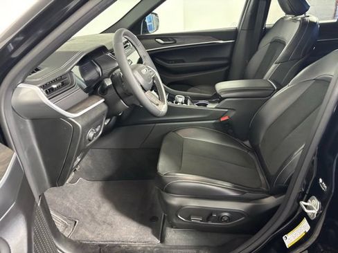 New 2026 Jeep Grand Cherokee Altitude AWD/4WD image 15