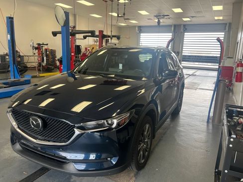 Used 2021 MAZDA CX-5 Signature AWD/4WD image 1