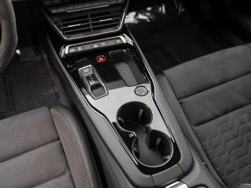 Used 2022 Audi e-tron GT Premium Plus AWD/4WD image 39