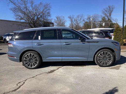 New 2025 Lincoln Aviator Black Label image 2