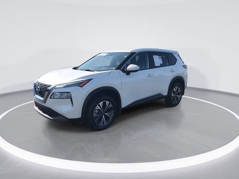 Used 2023 Nissan Rogue SV image 4