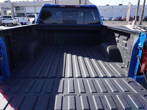 Certified 2023 GMC Sierra 1500 AT4 w/ AT4 Premium Package image 9