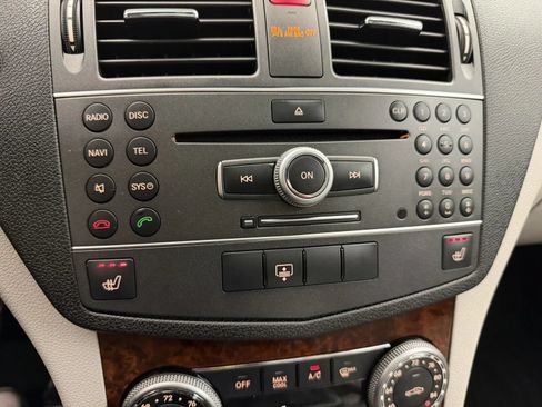Used 2011 Mercedes-Benz C 300 4MATIC Sedan image 18