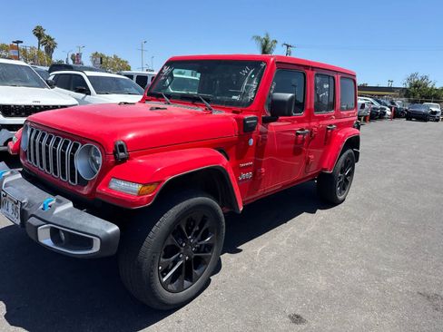 Used 2024 Jeep Wrangler Unlimited Sahara AWD/4WD image 20