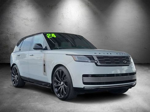 Used 2024 Land Rover Range Rover SV AWD/4WD image 2
